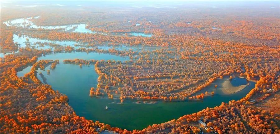 塔里木盆地位于新疆哪里 c5fcf7619aef4eb69f94473c98213f4f.jpeg