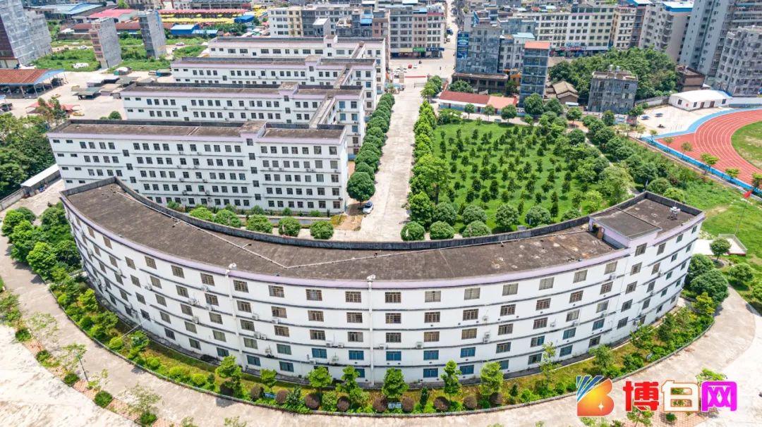 【天空之眼瞰博白】航拍博白县实验中学,大实验的学子
