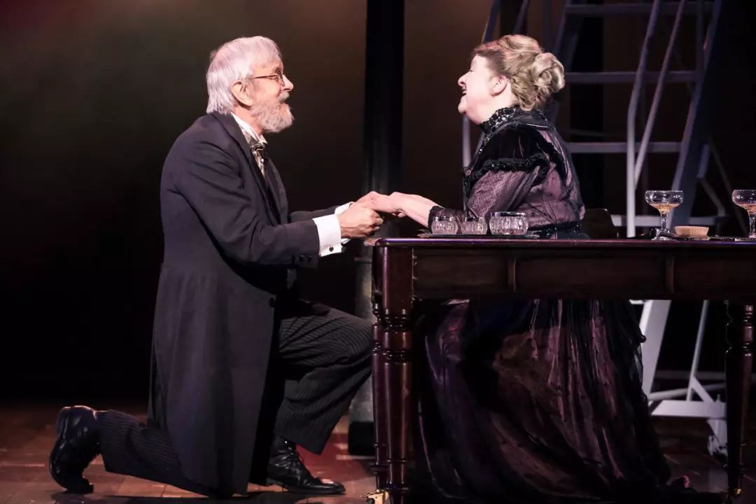 泰坦尼克号电影完整版在线观看英文版 d49986350a0f408cb838de64e2d352de.jpeg