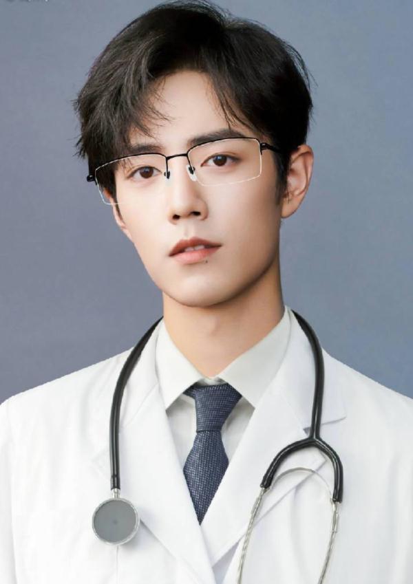 杨紫拍戏喜欢插男星鼻孔?李现邓伦都没躲过,网