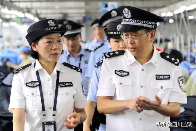 检查成都女子监狱罪犯劳动改造现场防暑降温工作