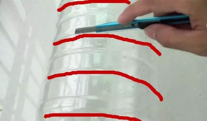 今天小馆长就教你们几个小妙招,让你把油桶废物利用,轻轻松松解决好
