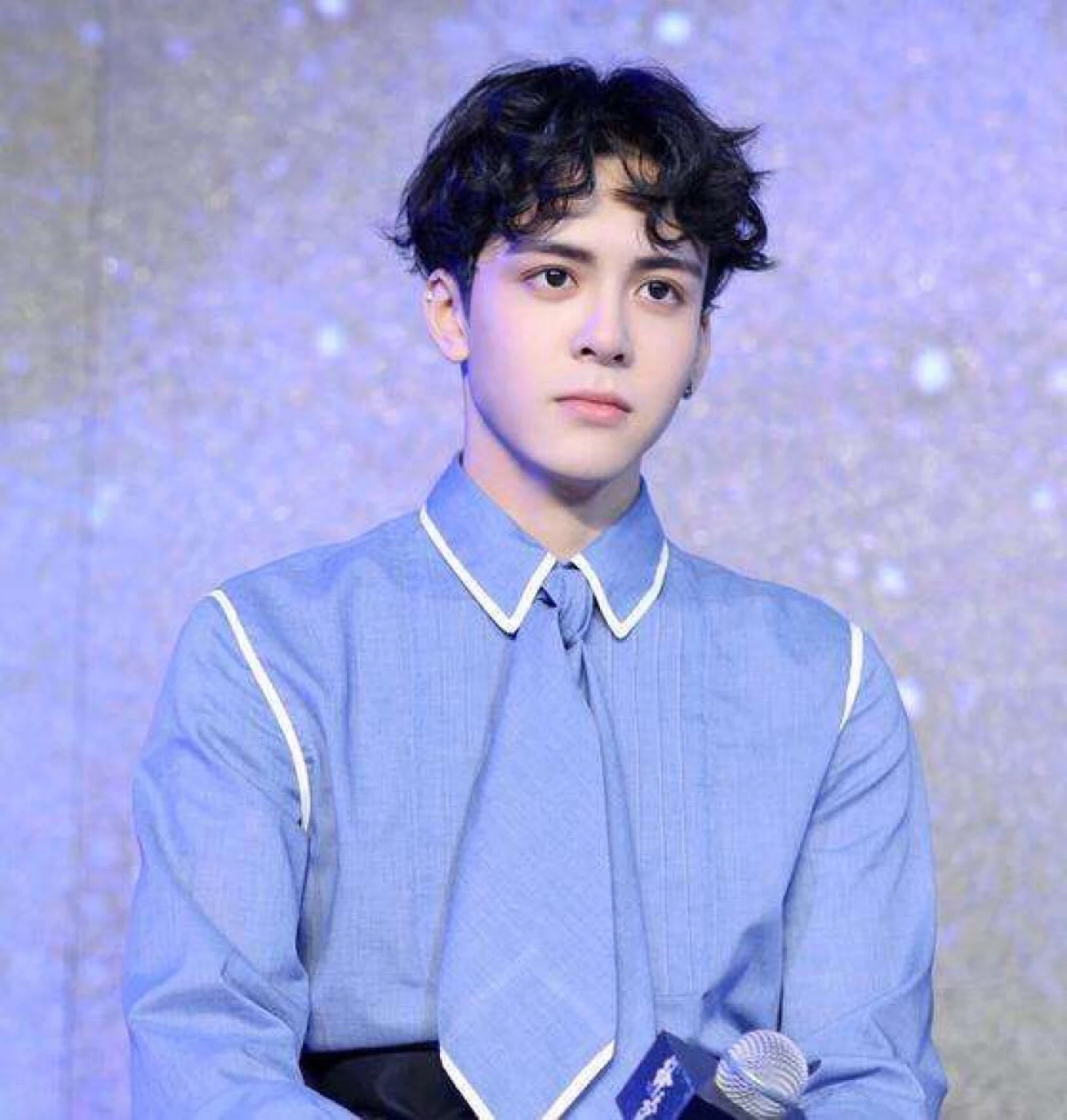 新版张无忌跑来出演吴邪,颜值虽然高眼睛太大