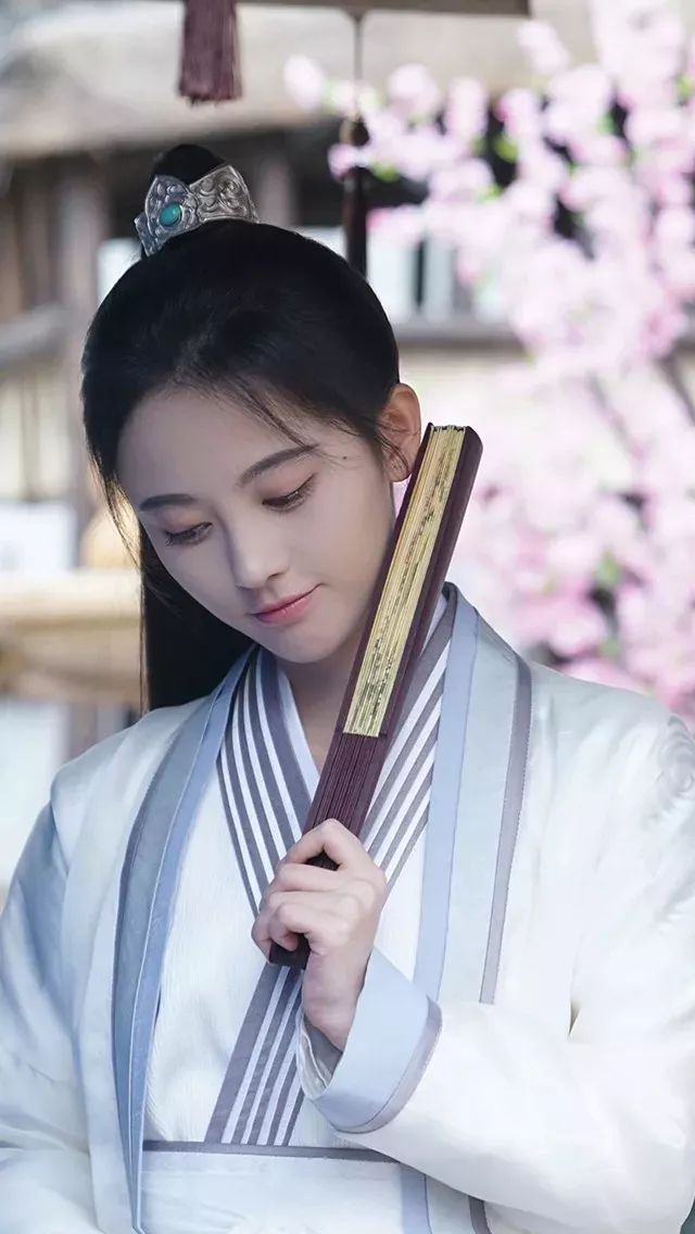 鞠婧祎壁纸