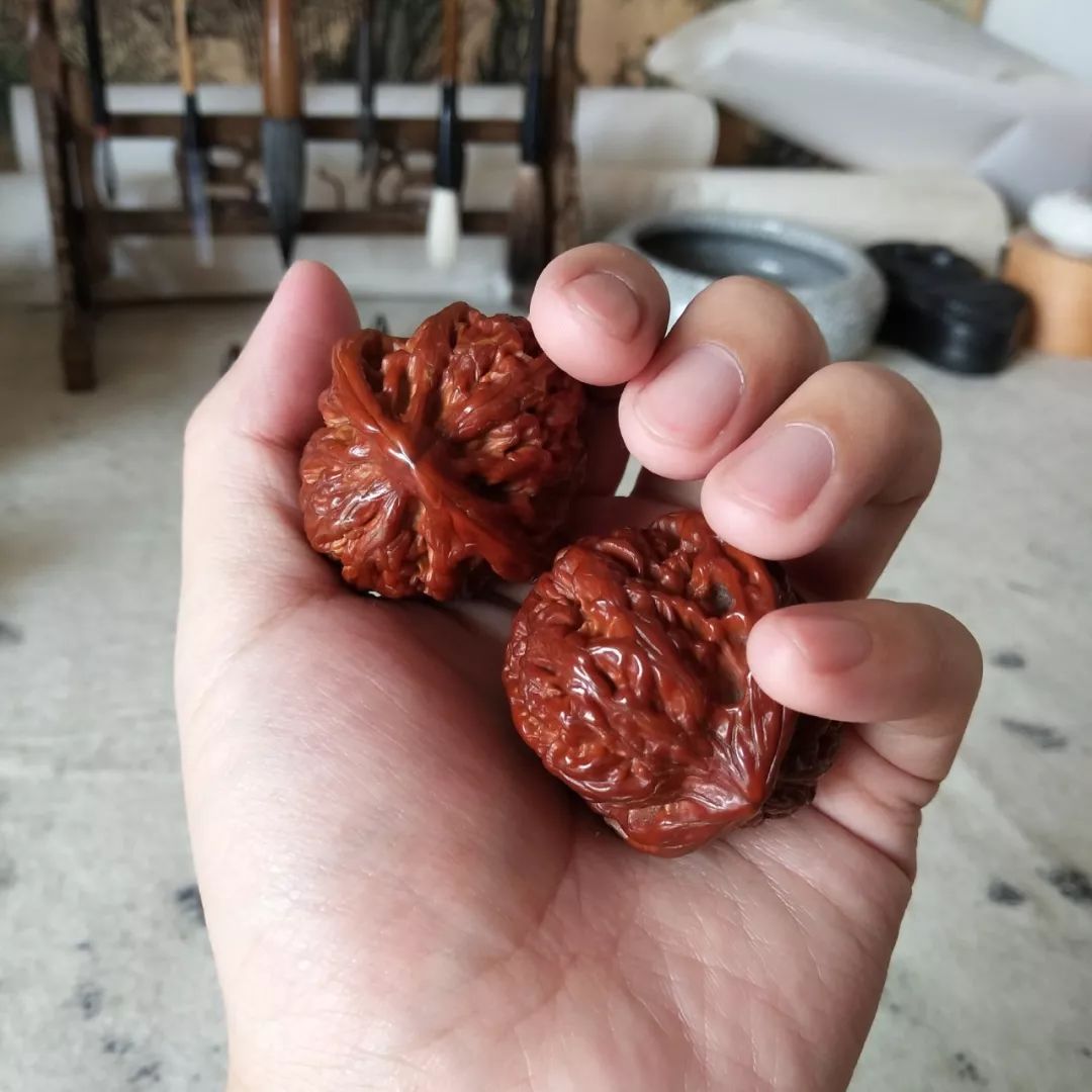 2年盘出20多对核桃,包浆还挺好看?不信,你看!(最美包浆参赛作品3)
