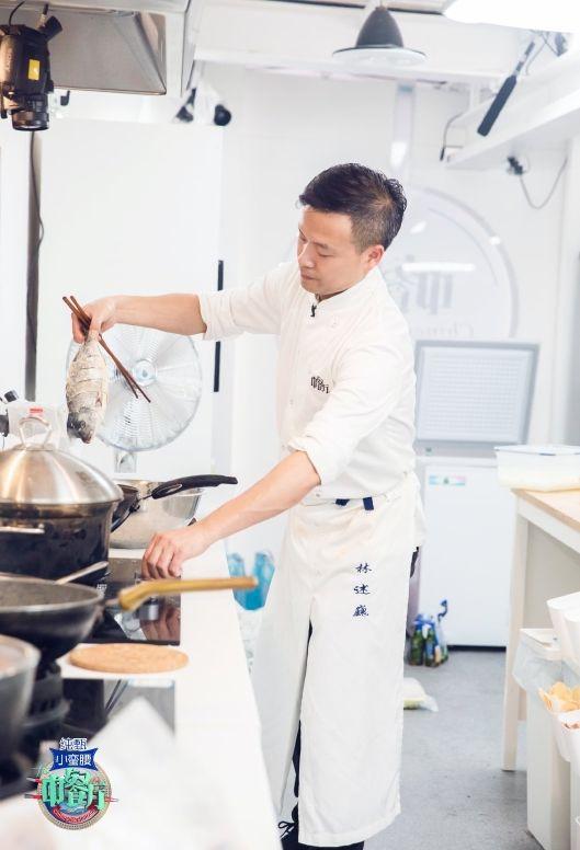 背景强大的林厨师及王俊凯为何忌讳黄晓明林厨师说的话成亮点