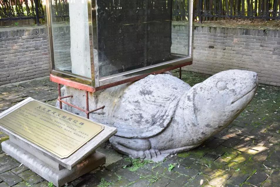 探秘宗圣宫，一定要以敬仰的姿态看一看这些冰冷的石头