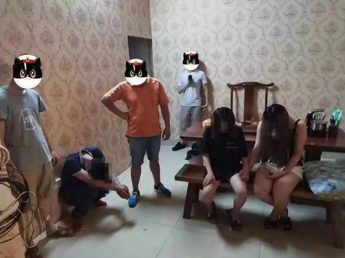 挨了!南宁又一涉黄窝点被端,警方现场抓获9人