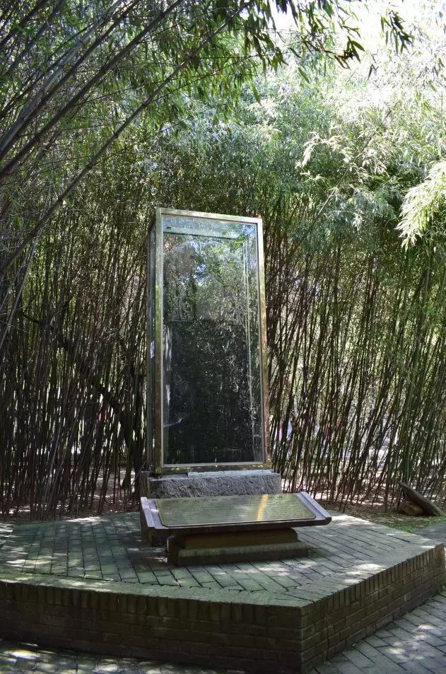 探秘宗圣宫，一定要以敬仰的姿态看一看这些冰冷的石头