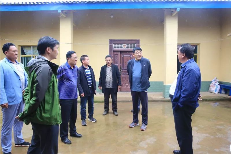 【脱贫攻坚】省政府副秘书长,省扶贫开发局局长降初率队到盐源调研