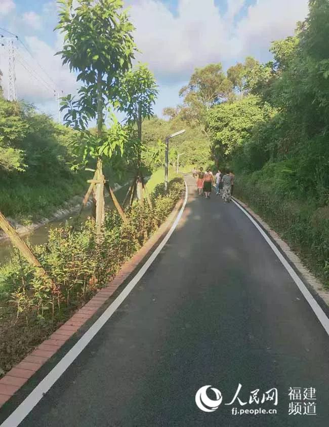 高山镇人口_四川荣县加速推进 2.24 2.25 地震灾后房屋重建