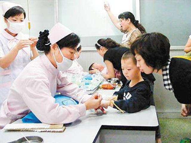                     孩子睡觉时出现这几个小动作，是体质差的信号，两周内挽救最好