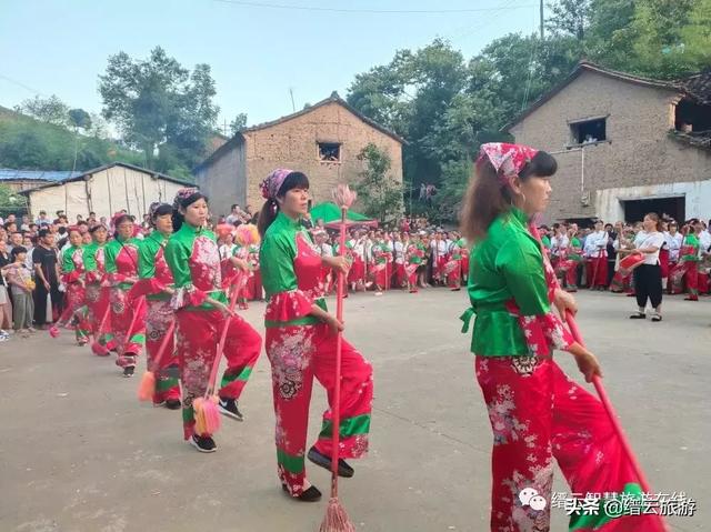 永嘉及福建,江西,台湾等地的群众都聚集在这里祭祀朝拜陈十四娘娘