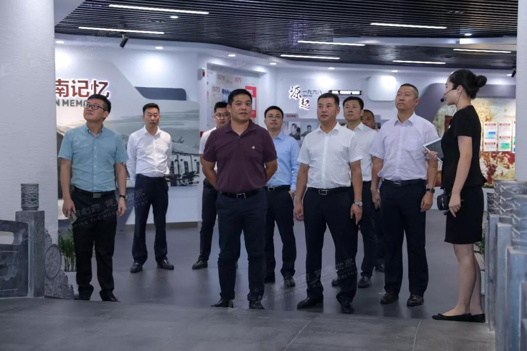 广州医药有限公司副总裁方达锋到鲁南制药参观交流