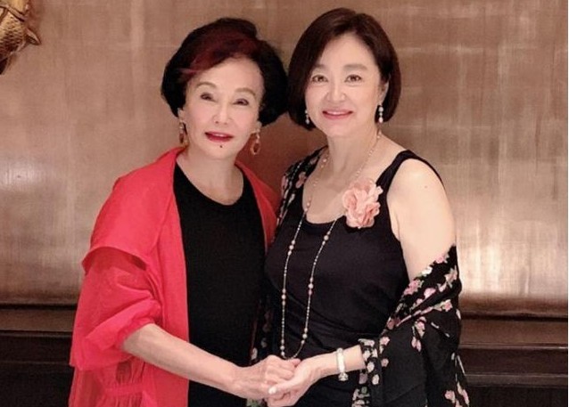 65岁林青霞近照曝光,从不整容的她认真诠释风韵犹存,网友赞
