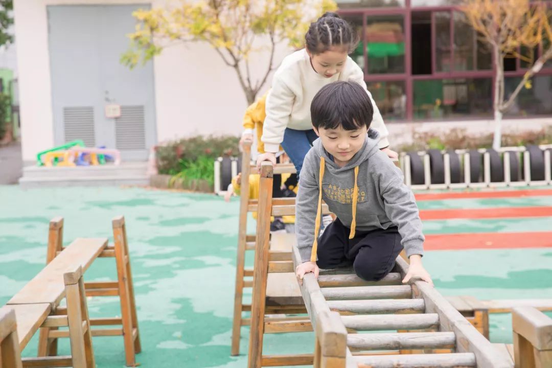                     原创            亲子旅行，孩子出门前蕴藏着哪些绝佳锻炼机会？