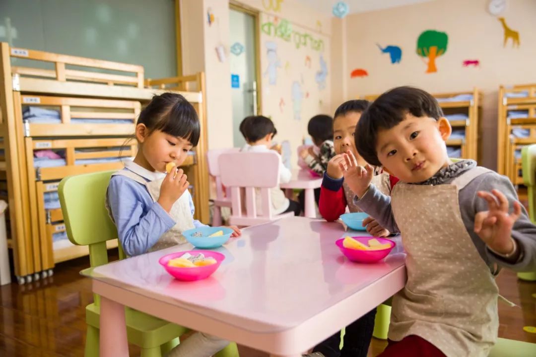                     北京大学博士：我劝你做个“没用”的父母！