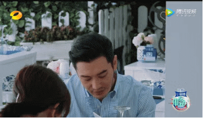 我想黄晓明是真单纯吧,不然被封