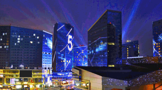 博地影秀城位于宁波北仑港,集影视,文化,娱乐,商业,休闲,旅游为一体