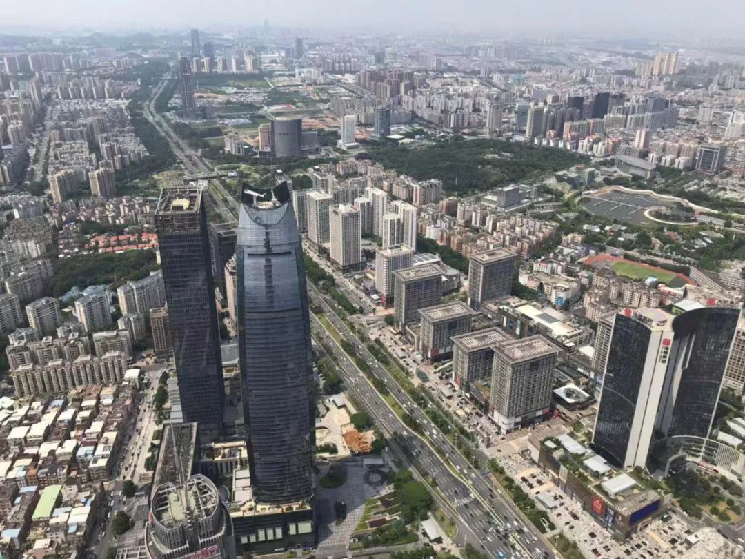 423米!东莞第一高楼正式封顶!楼顶俯瞰图来了