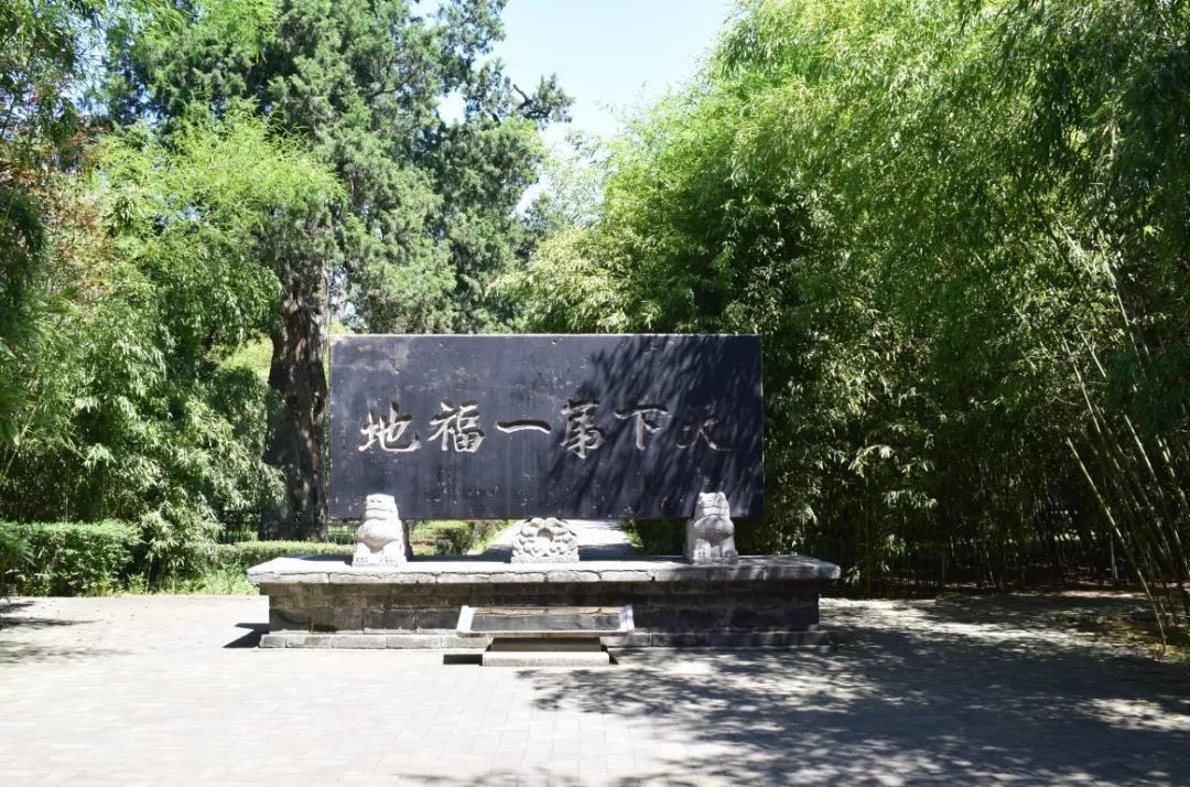 探秘宗圣宫，一定要以敬仰的姿态看一看这些冰冷的石头