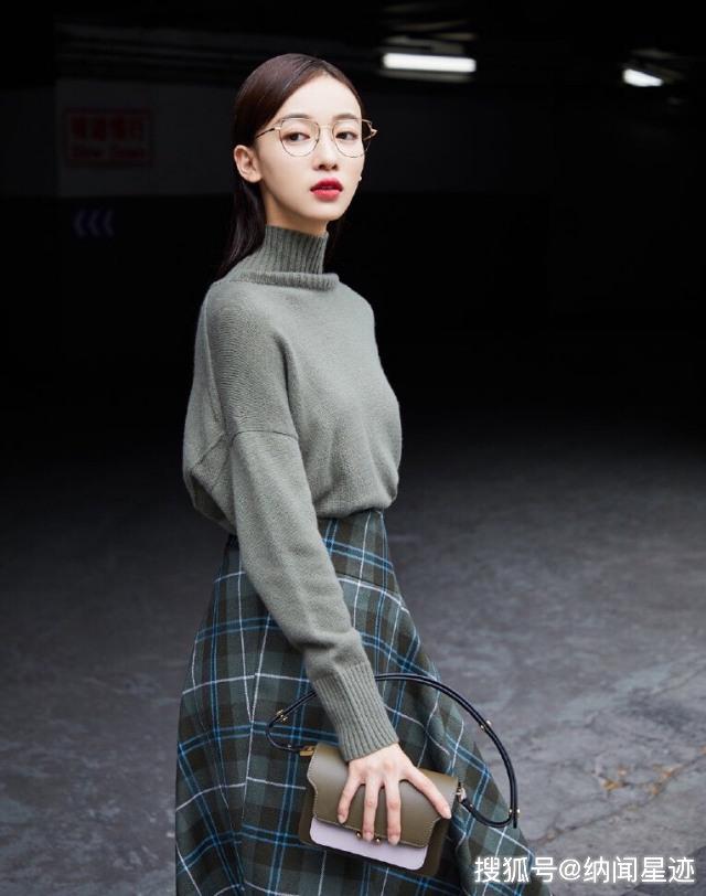 吴谨言三组秋冬街拍look时尚休闲知性美设计感十足