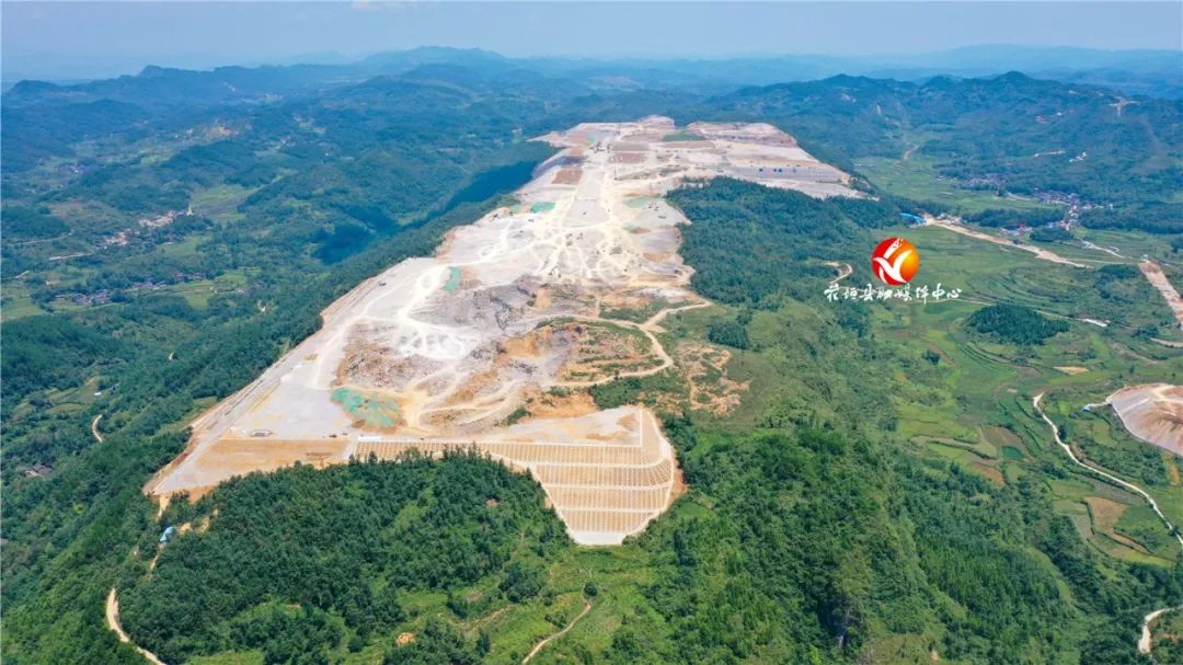 go跟着镜头一起飞跃湘西机场及机场进场路
