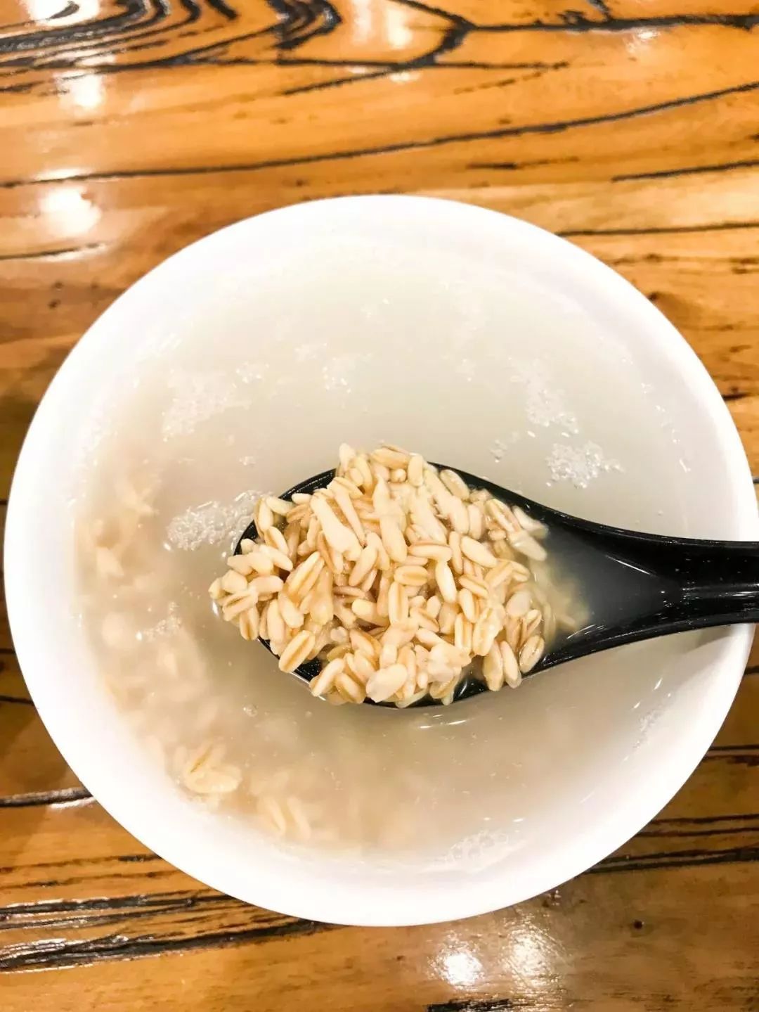 甜醅(pēi)是甘肃,青海一带的特色小吃,用莜麦或青稞发酵而成,吃起来