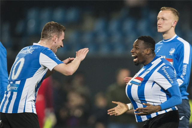 埃因霍温主场迎战海伦芬关键对决直播呈现精彩荷甲赛事