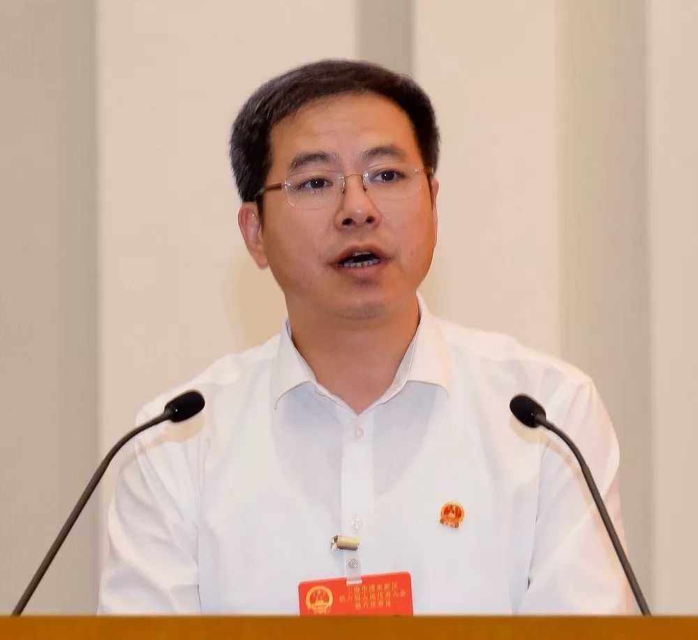 浦东将通过七年左右努力经济总量突破(2)