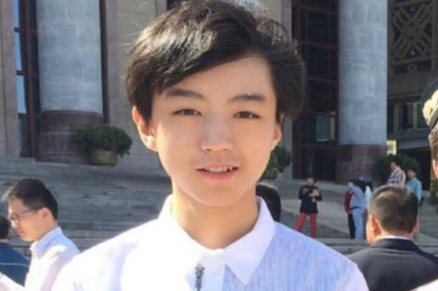 王俊凯卸妆后王源卸妆后易烊千玺卸妆后没有对比就没有伤害