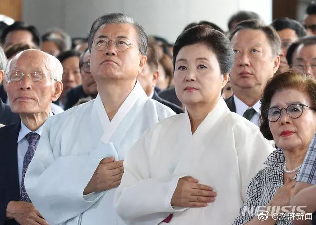 文在寅:2045年让半岛一统屹立世界 | 今日神评