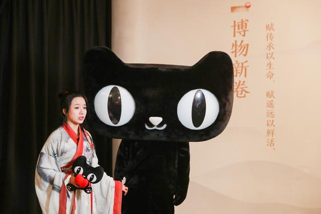 599岁故宫、266岁大英博物馆卖萌,年轻的90、00后捧场买单