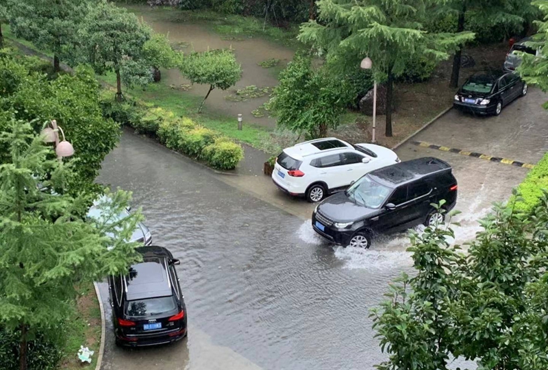 水车招聘_教你几招 洒水车工厂 不看你会吃大亏(4)