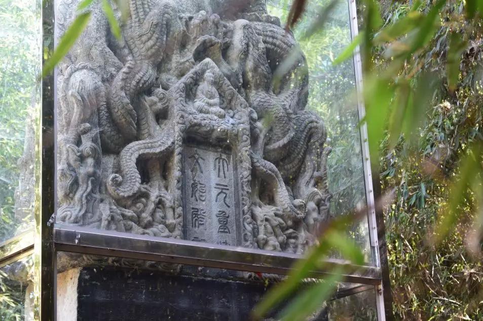 探秘宗圣宫，一定要以敬仰的姿态看一看这些冰冷的石头