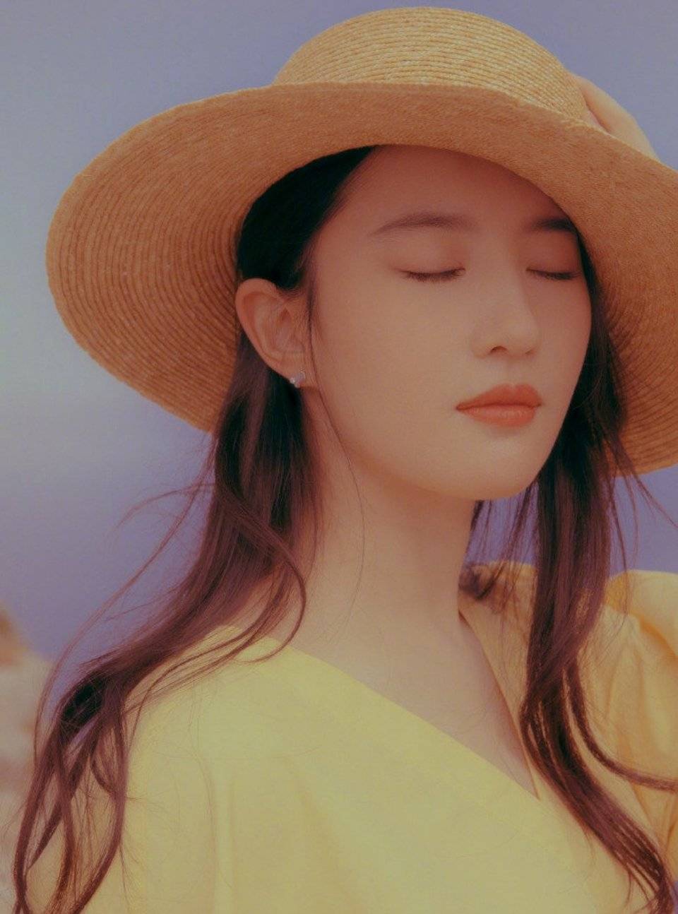 人均刘亦菲_刘亦菲性感图片