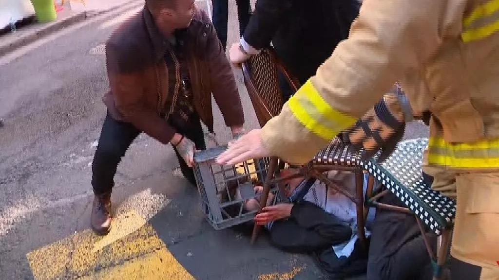 大闹悉尼的杀人凶手，最后被路人用椅子干翻了！这很土澳！