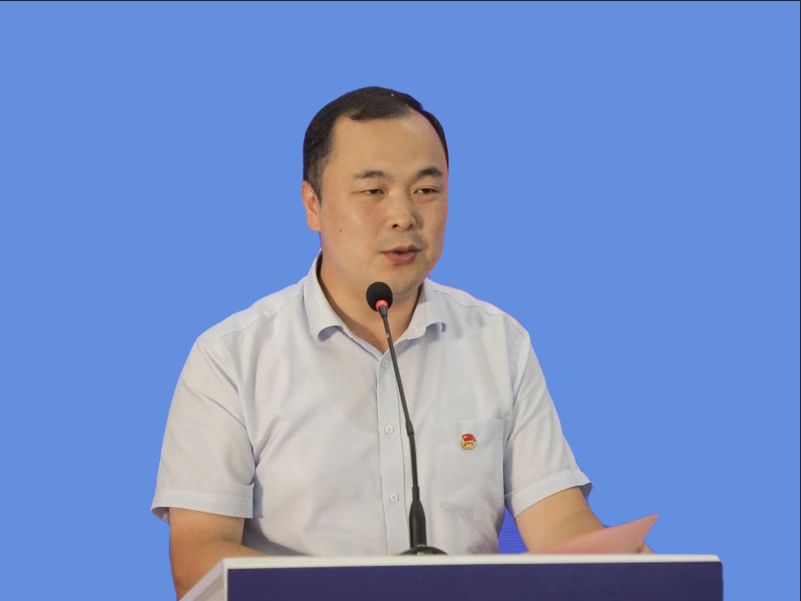 团市委副书记邬斌,闵行区人大常委会副主任,区总工会主席倪学斌,上海
