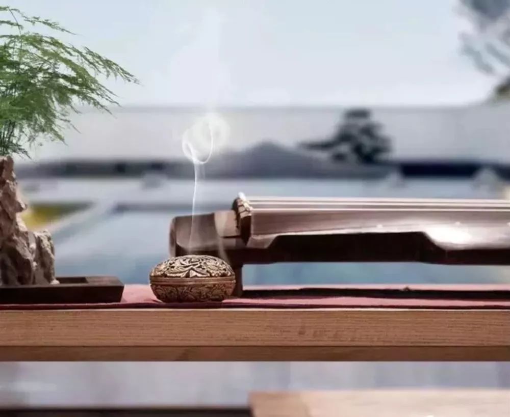 心清就能看清自己 心静才能看透世界的一切 心若善良慈悲,淡然若水 "