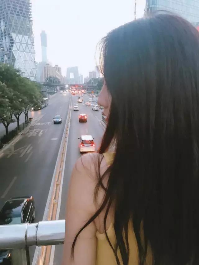 逛街时不经意间抓拍(ps:其实明明就是摆拍啦好不呀~)