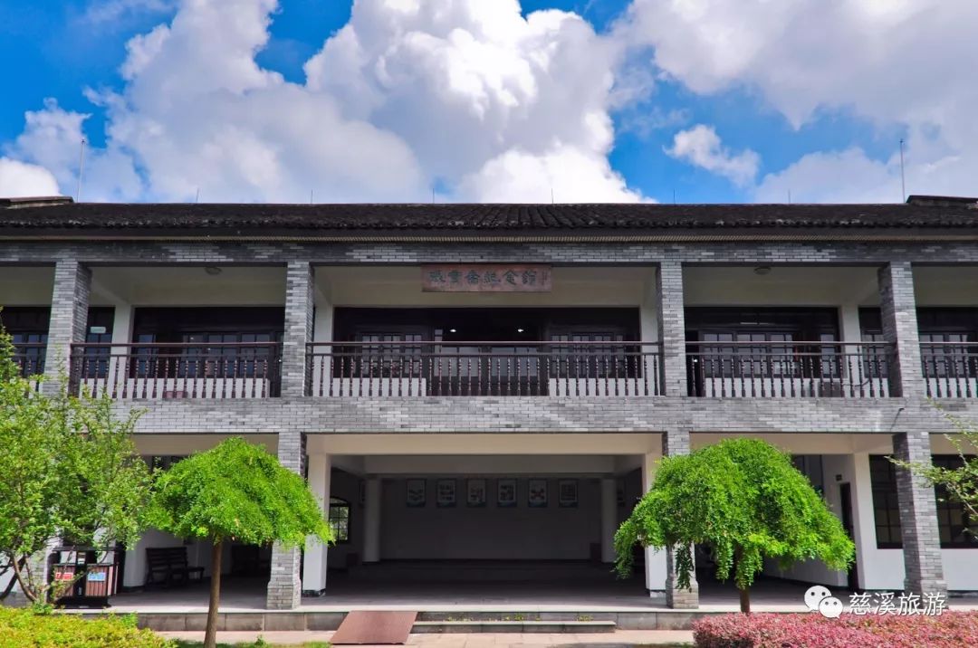 带着对历史的敬意从长河草帽业小学纪念馆一路出发,行至张云乔纪念馆