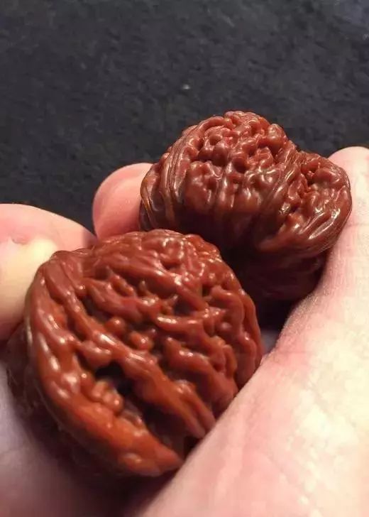 太监盘的核桃一对号称价值一个亿