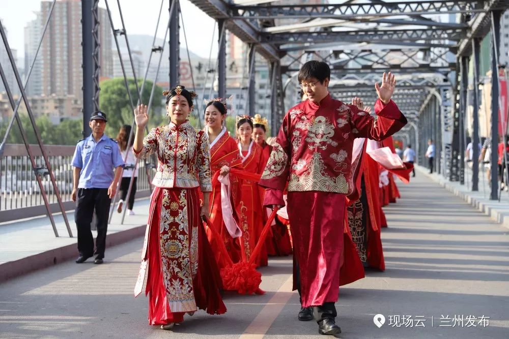 东至婚纱_东至二中高思蕊图片(3)