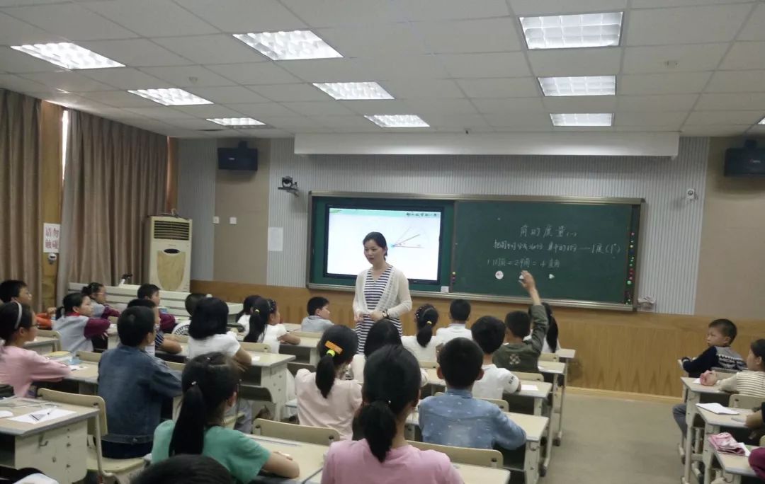 名师名校长风采⑥郑雪芬不求惊天动地惟愿细水长流