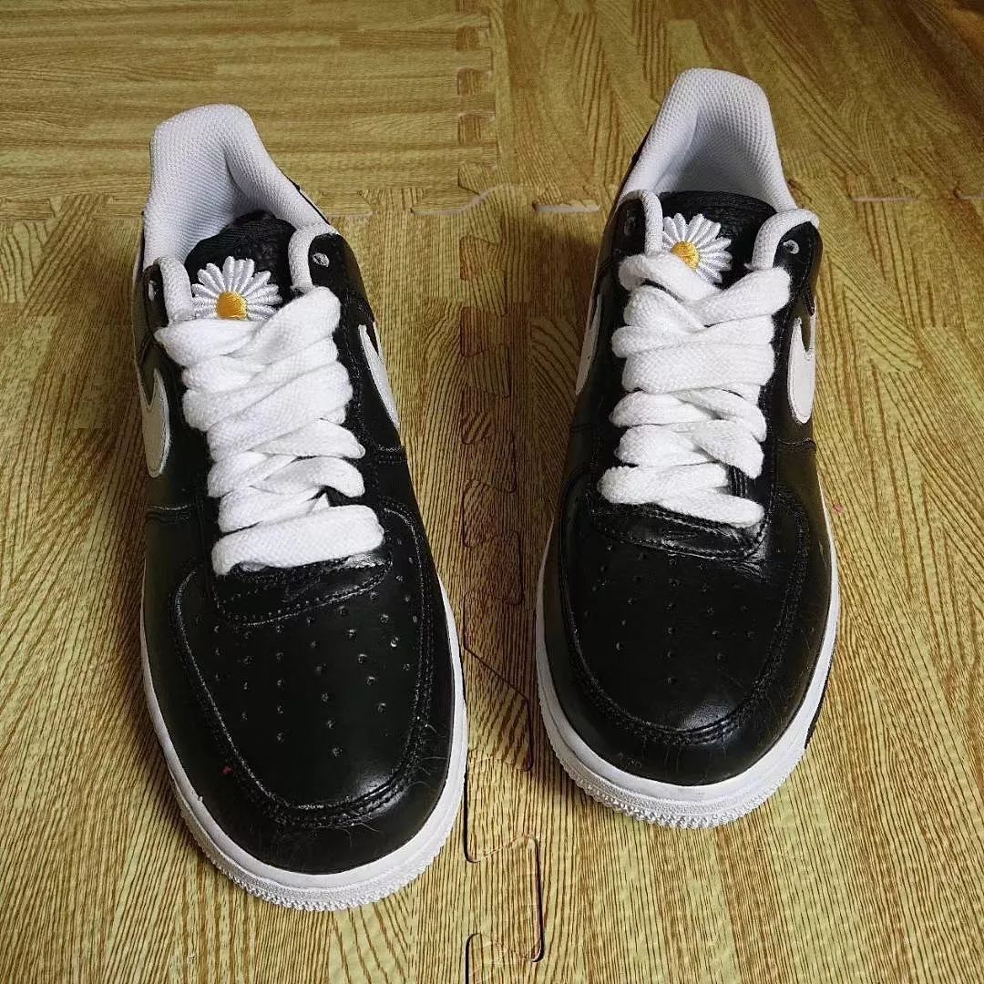 球鞋丨GD联名雏菊AF1细节谍照曝光,海绵宝宝
