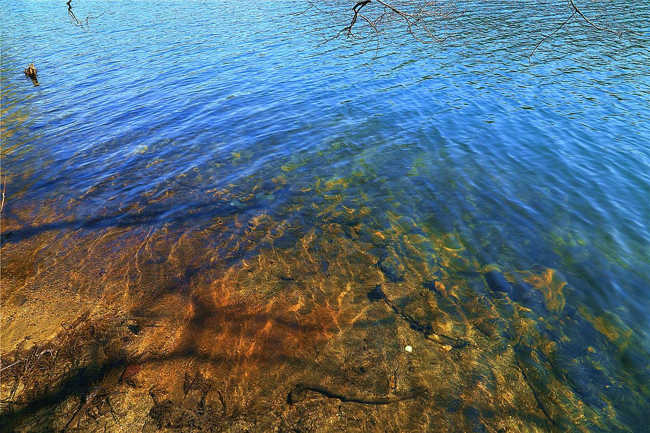 彝海,一汪清澈碧绿的湖水,一场情谊深远的结盟