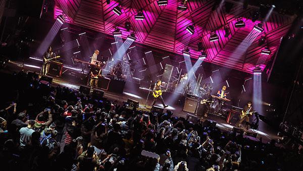 蓝莲花许巍演唱会 7a27110621a8477d86b37fd51e6e8211.jpeg