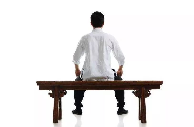 锻炼:调整肩颈背中正,所谓太极的含胸拔背10睡觉时心静,不要想别的事