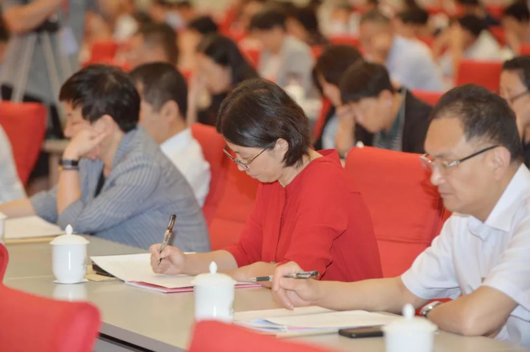 浦东将通过七年左右努力经济总量突破(2)