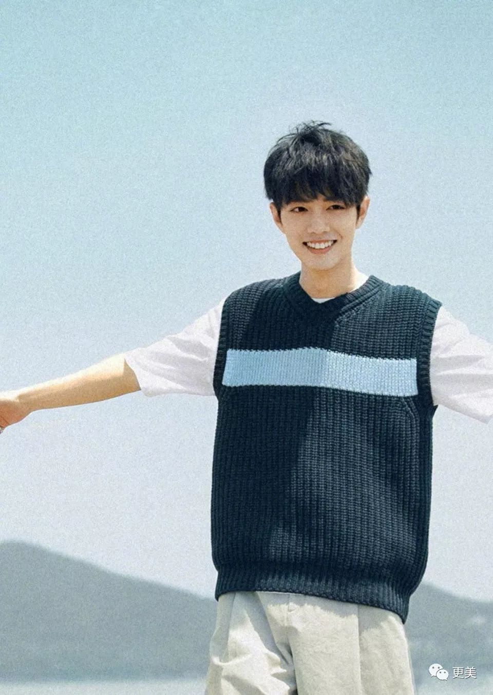 当嘴角微扬,肖战的笑容让天空都变得晴朗,大家只用舔屏就完事了.